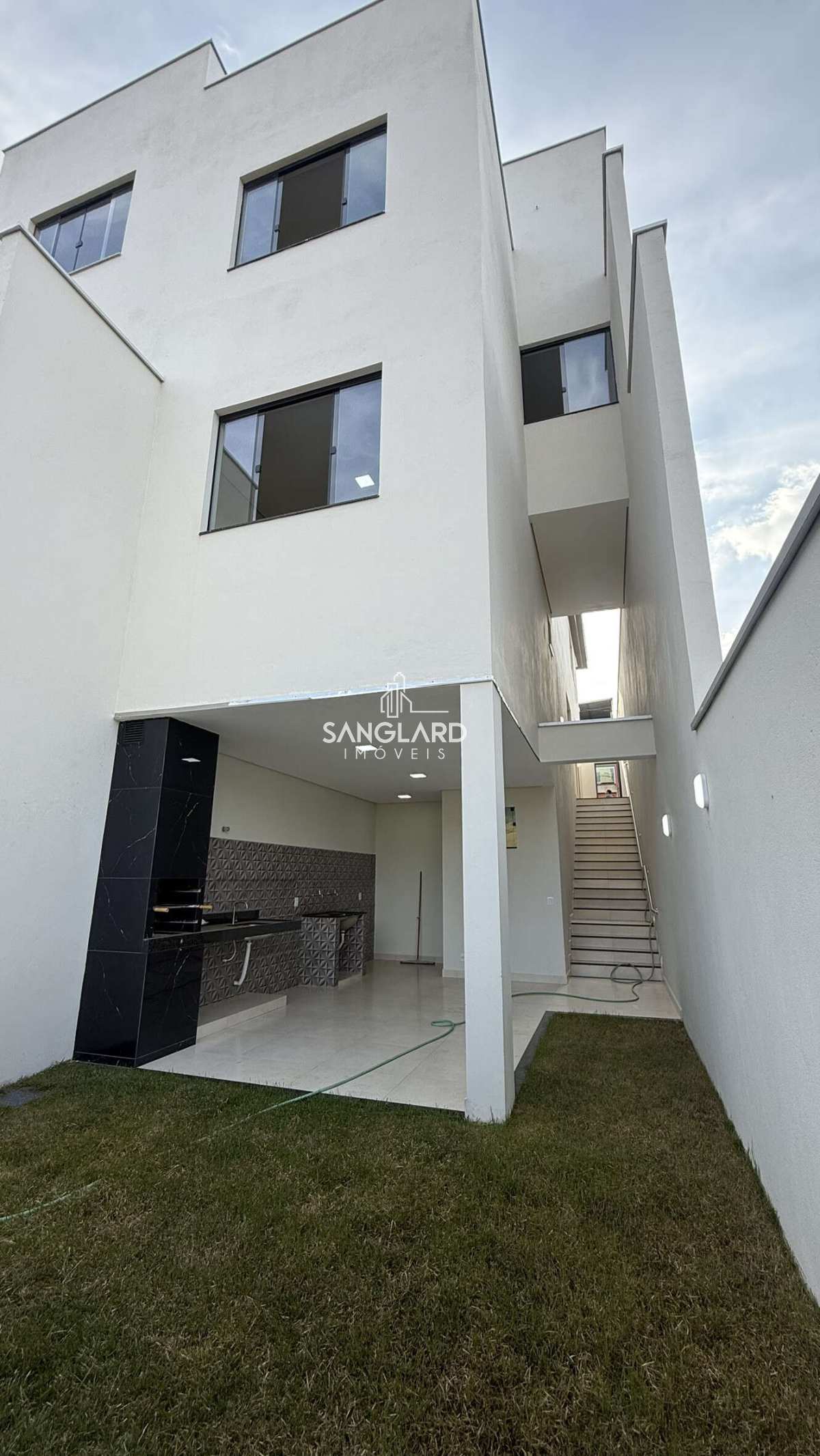 Casa, 3 quartos, 246 m² - Foto 1