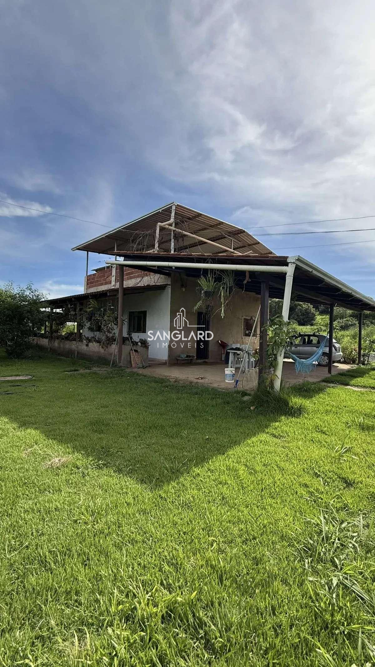 Chácara com 9.023m², casa e 2 lagos para pesca - SANGLARD IMÓVEIS