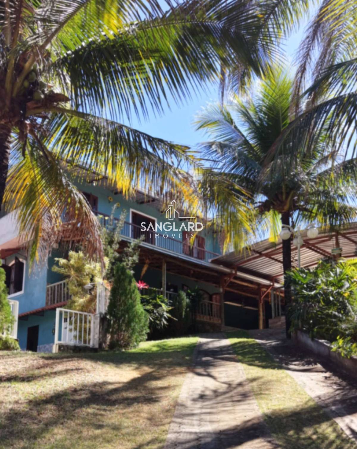 Chácara completa com casa, piscina e área gourmet | 5 km do Centro de Santana do Paraíso!