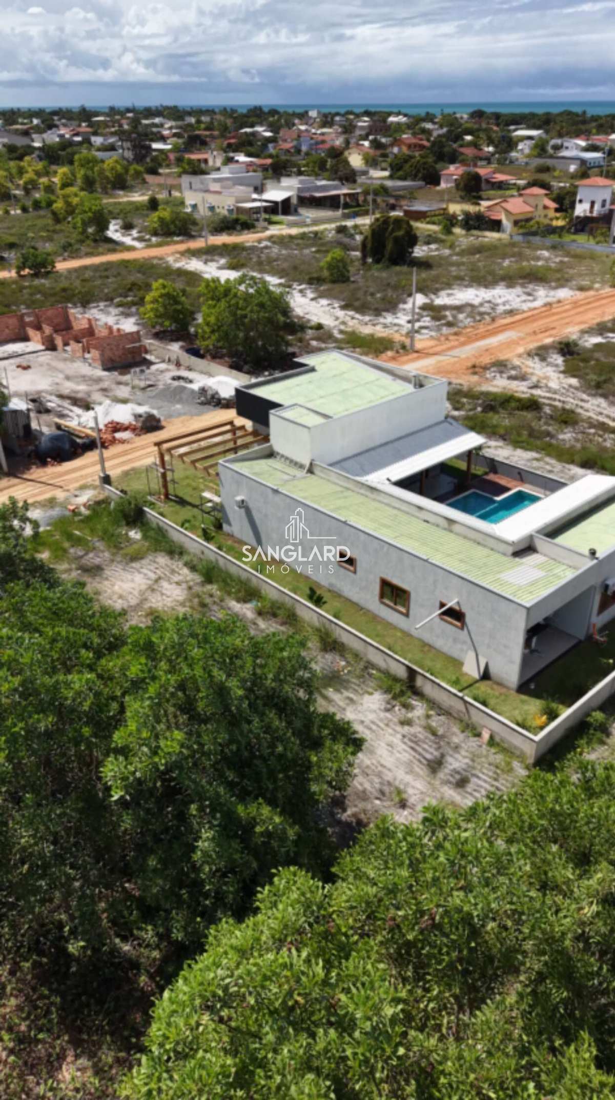Seu terreno a poucos metros da praia por apenas R$ 120 mil - SANGLARD IMÓVEIS